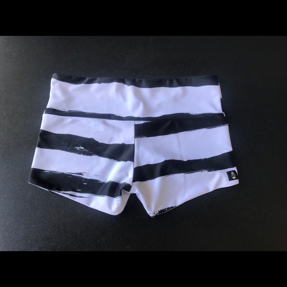 Stone Fox Sweat Mimosa shorts